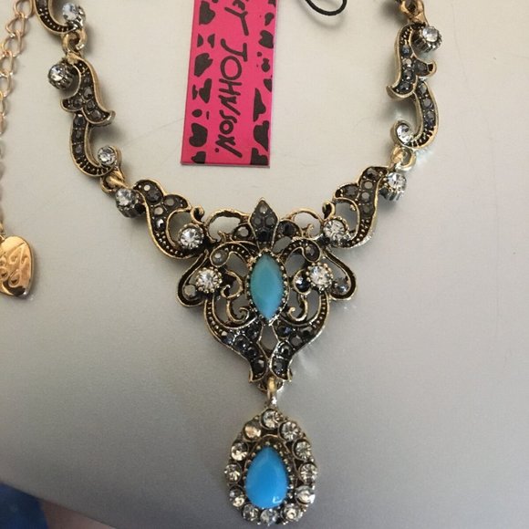 Betsey Johnson Jewelry - Betsey Johnson Vintage Fashion Necklace. New
